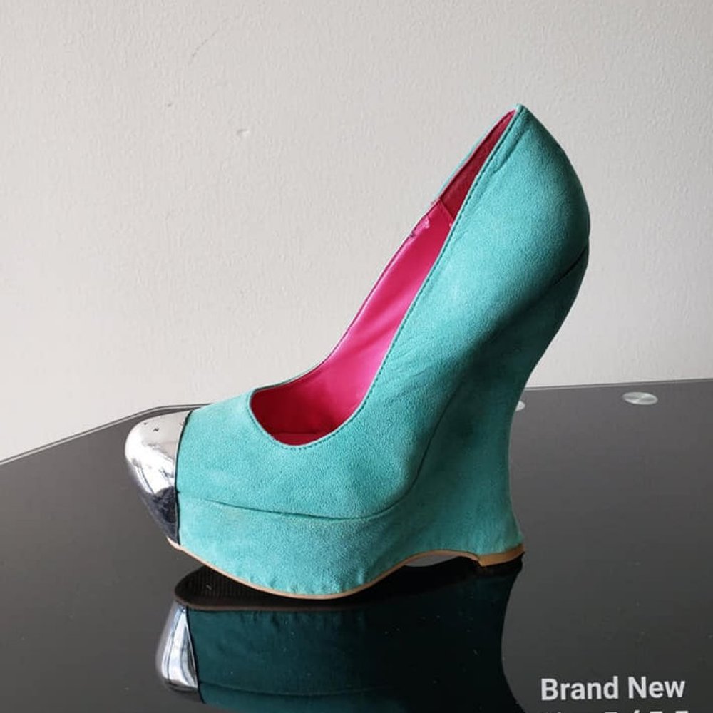 Wedge Platform Anti Gravity